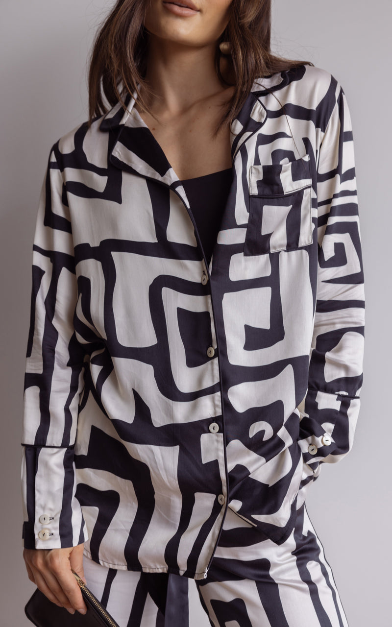 Long-sleeve bamboo pyjama shirt with a bold geometric print in black and cream